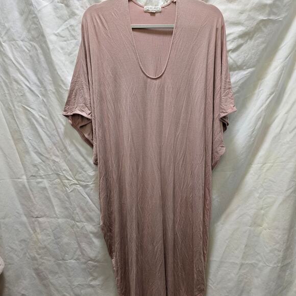 Barefoot Dreams Dresses & Skirts - Barefoot Dreams Lux Faded Rose Kaftan mumu One Size modal jersey knit dress